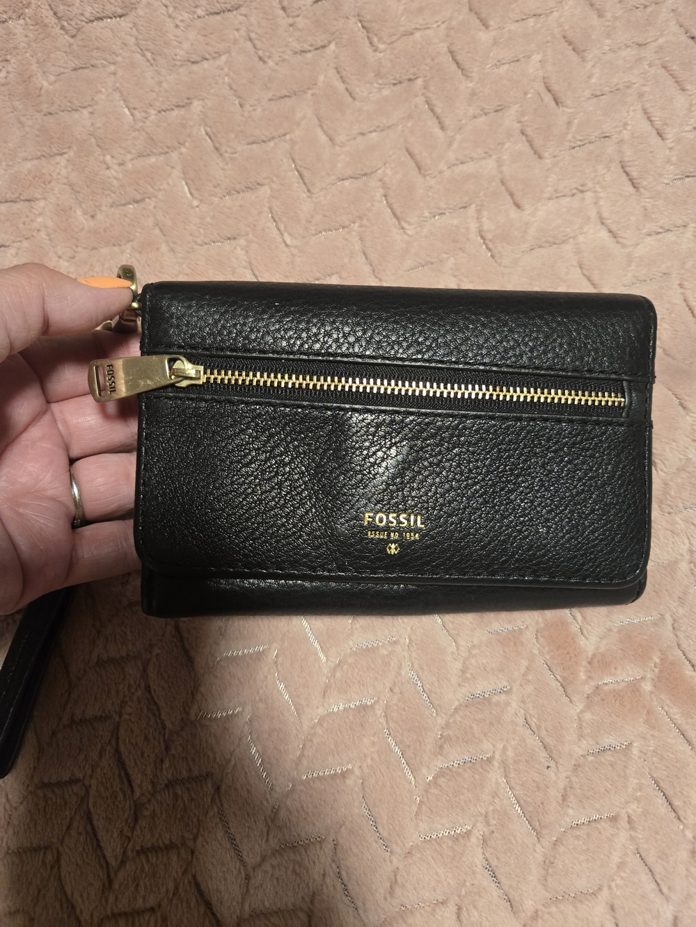 Fossil Black Leather Zip Card Holder Wristlet with Gold Hardware